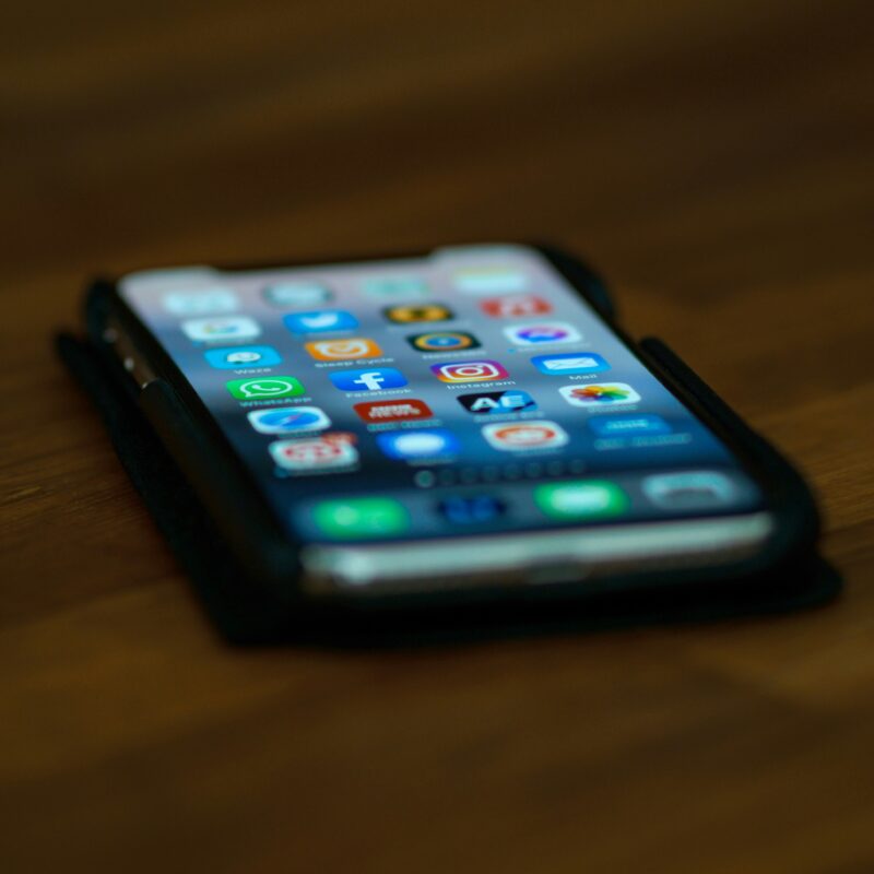 mobile phone turning on showing apps with no notifications promoting more productivity
